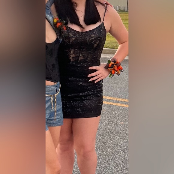 Black corset dress, hoco dress (mesh and see through for the corset) - Picture 2 of 4